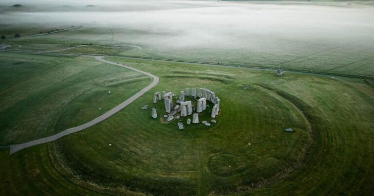 uma bela vista aérea de Stonehenge