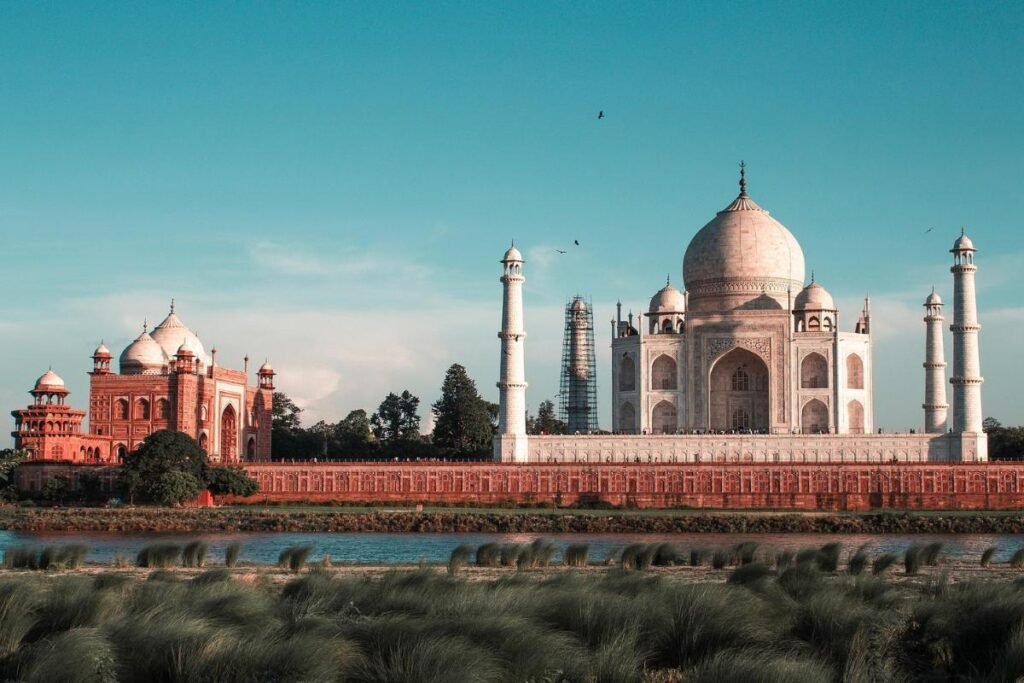 vista lateral do Taj Mahal