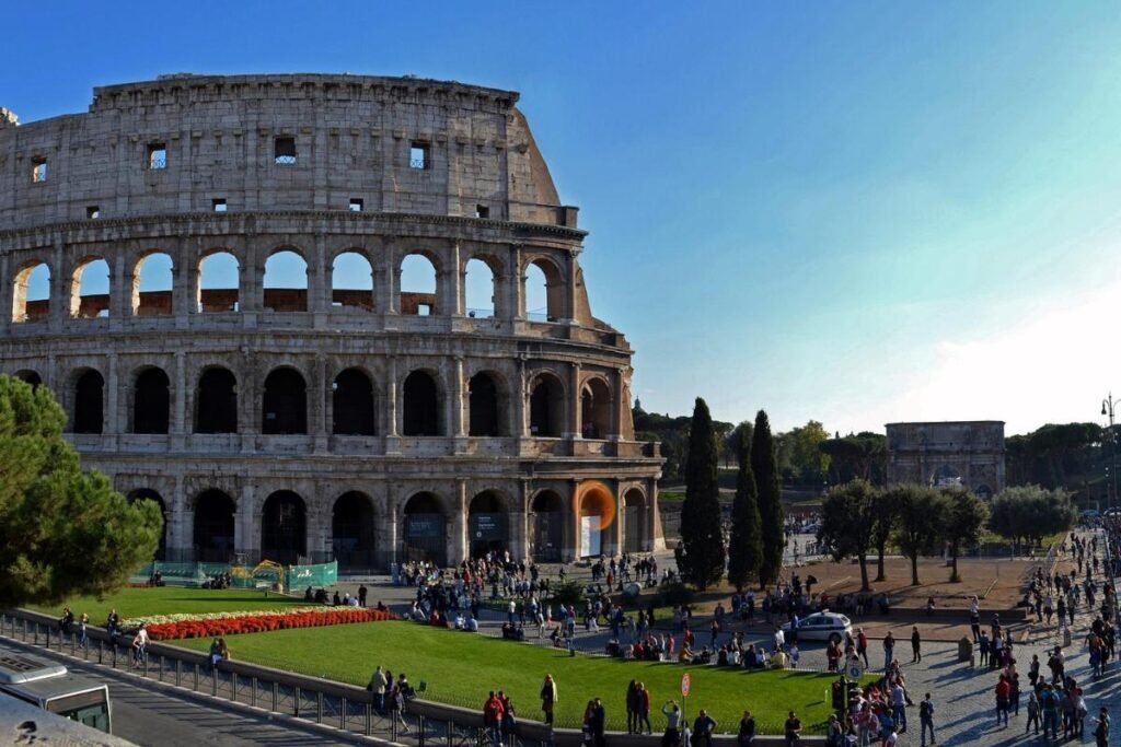 o Coliseu de Roma, durante o dia