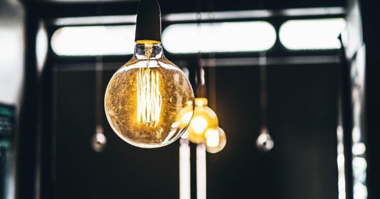 eletricidade passando pela lâmpada