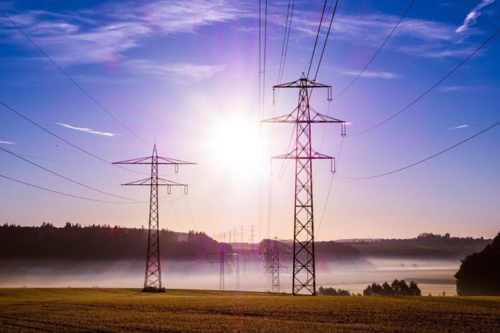 grande rede de transmissão de energia elétrica