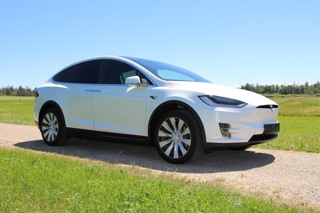 automóvel moderno da Tesla, modelo X