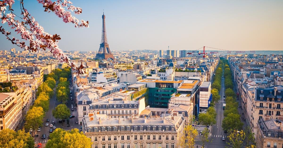 panorama da cidade de Paris, com a Torre Eiffel ao fundo