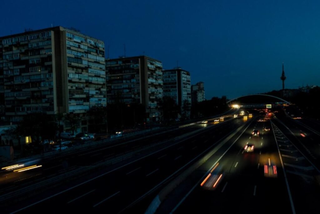 cidade sem energia elétrica na Europa, durante apagão
