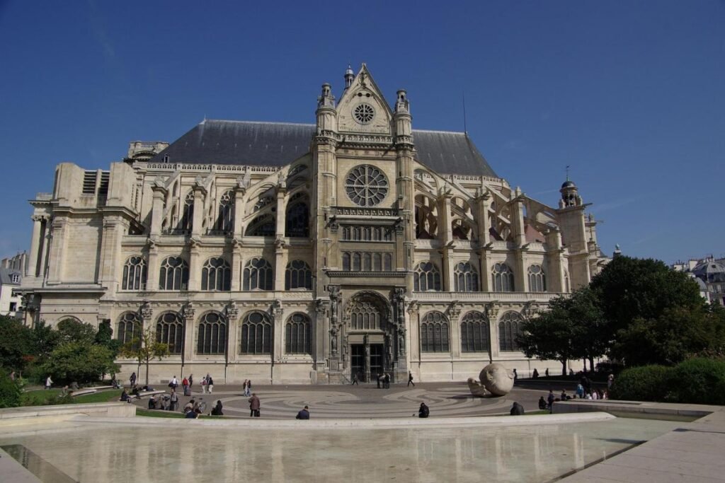 o Fórum de Halles, em Paris