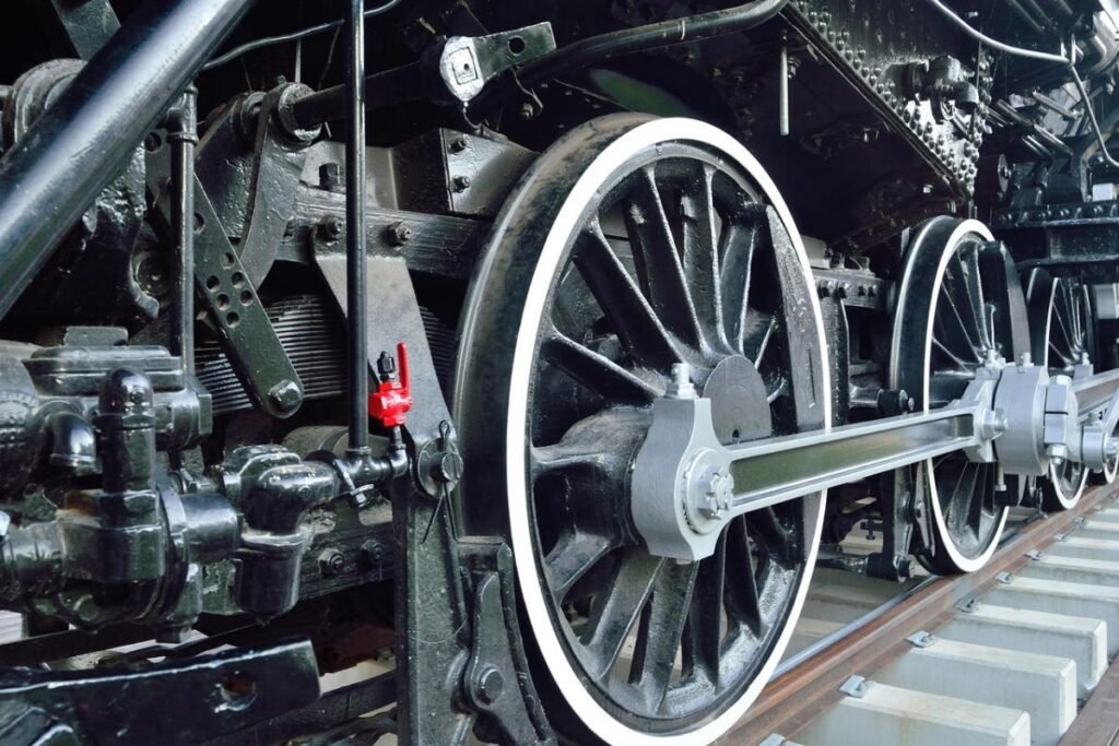 as rodas de uma imponente locomotiva