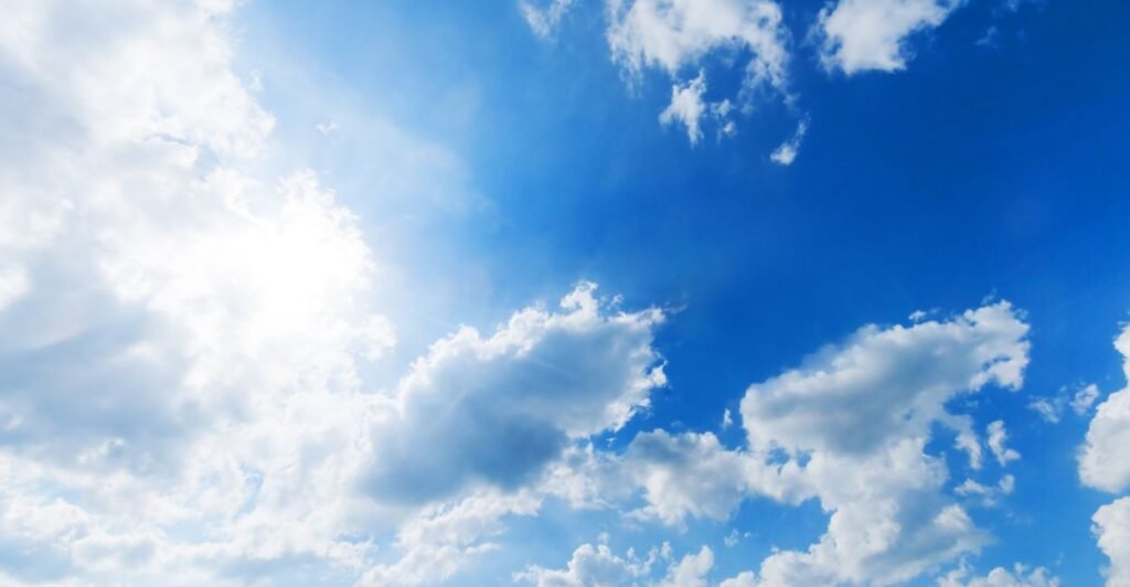 nuvens cobrindo o sol