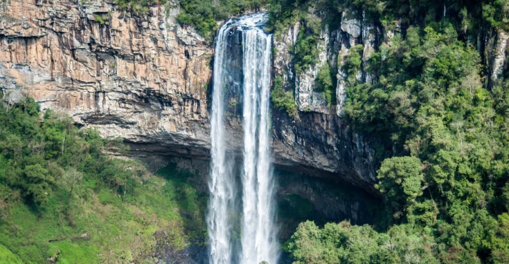 O Que Fazer em Gramado: Aproveite Cada Cantinho 3 o que fazer em Gramado, cachoeira no Parque do Caracol